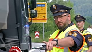 Bayerns Polizei beginnt mit Grenzkontrollen zu Österreich 