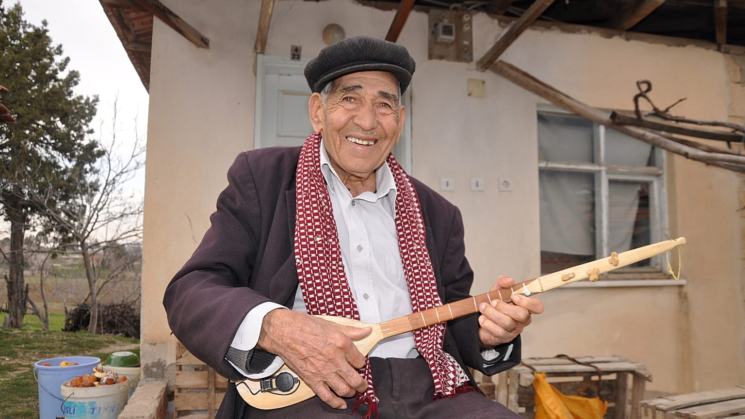 Saz ustası 'Koca Usta' Hayri Dev hayatını kaybetti