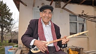 Saz ustası 'Koca Usta' Hayri Dev hayatını kaybetti