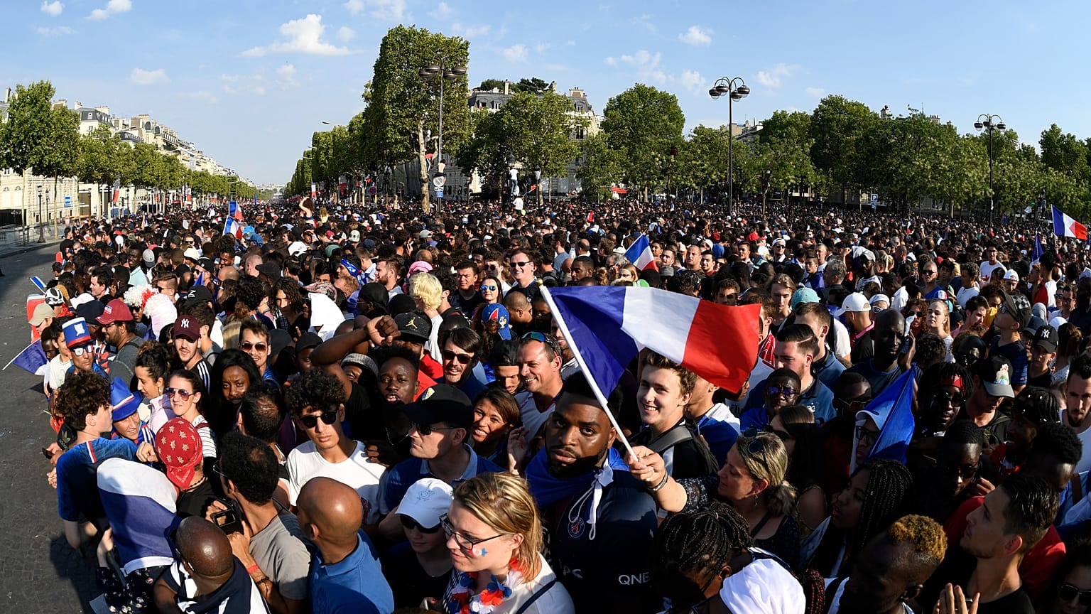 Mundial, fãs e assédio: o outro lado da festa