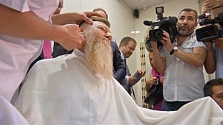 "OHAL baba" kaldırılan Olağanüstü Hal ile birlikte sakalına veda etti