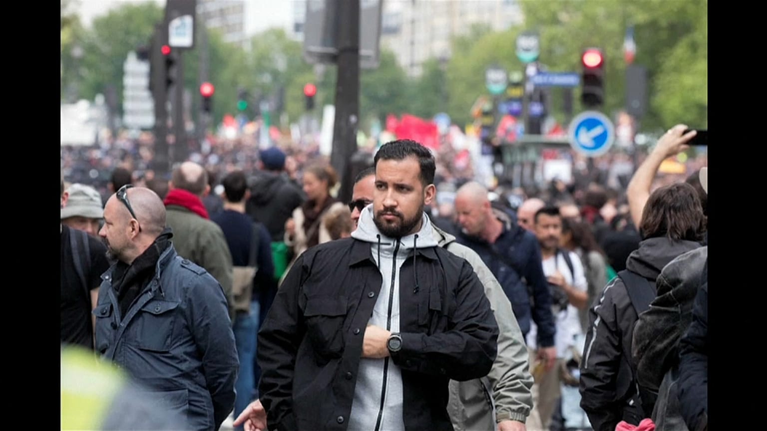 France: Macrons aide is fired