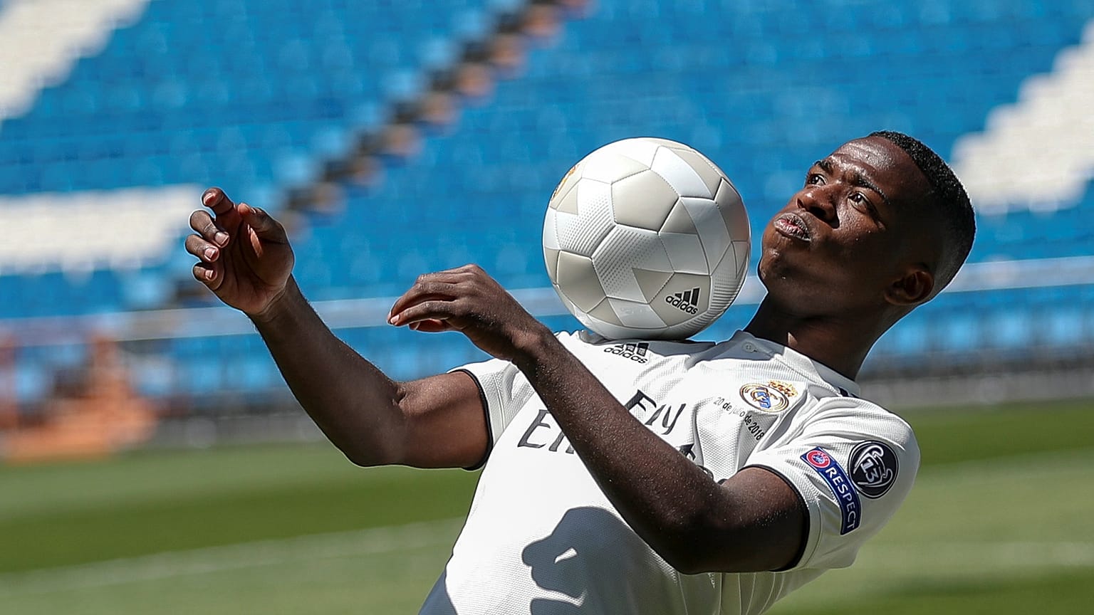 El Real Madrid presenta al jovencísimo Vinícius Junior, la joven estrella del Flamingo