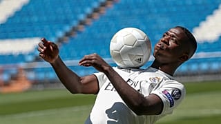 El Real Madrid presenta al jovencísimo Vinícius Junior, la joven estrella del Flamingo