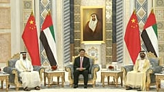 رئيس الصين يغادر الإمارات بعد توقيع 13 اتفاقية ومذكرة تفاهم 