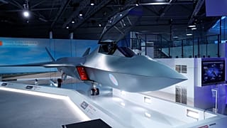 İngiltere'den F-35'i geride bırakacak lazer silahlı ve insansız yeni savaş uçağı