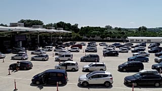 Tatilci gurbetçiler Türkiye'ye akın etti