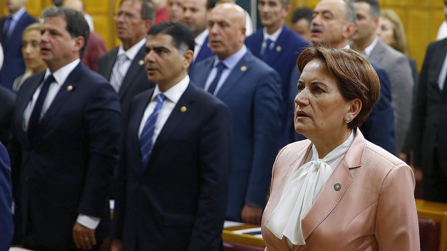 İYİ Parti'de Akşener krizi : Olağanüstü Kurultay'da aday olmayacak