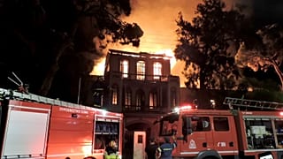 Καταστράφηκε ολοσχερώς από πυρκαγιά το κτίριο του Πολεμικού Μουσείου Χανίων