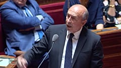 Il ministro Collomb in Parlamento: "Condanno gli atti di Benalla"