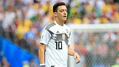 Çin'in Uygur politikasını eleştirisiyle gündem olan Mesut Özil'in futbol kariyerinde 25'inci yılı