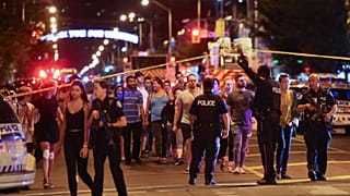  Toronto shooting: Gunman, 2 civilians killed as 15 people 'struck by gunfire'
