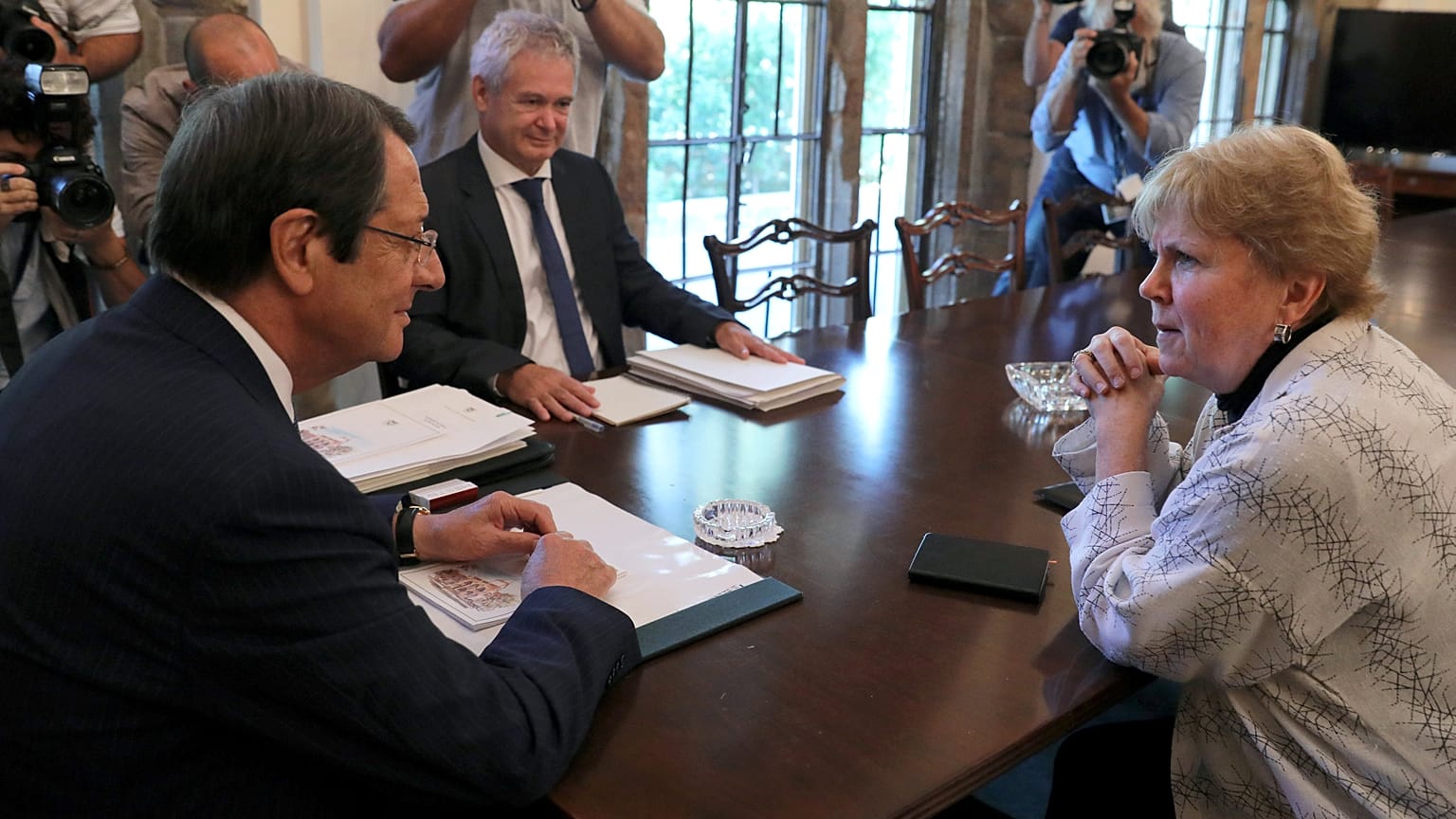 Κύπρος: Συνάντηση Αναστασιάδη - Λουτ για το Κυπριακό 