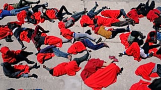 La Comisión Europea ofrece dinero a cambio de acoger centros para inmigrantes