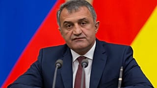 زعيم أوسيتيا الجنوبية أناتولي بيبيلوف