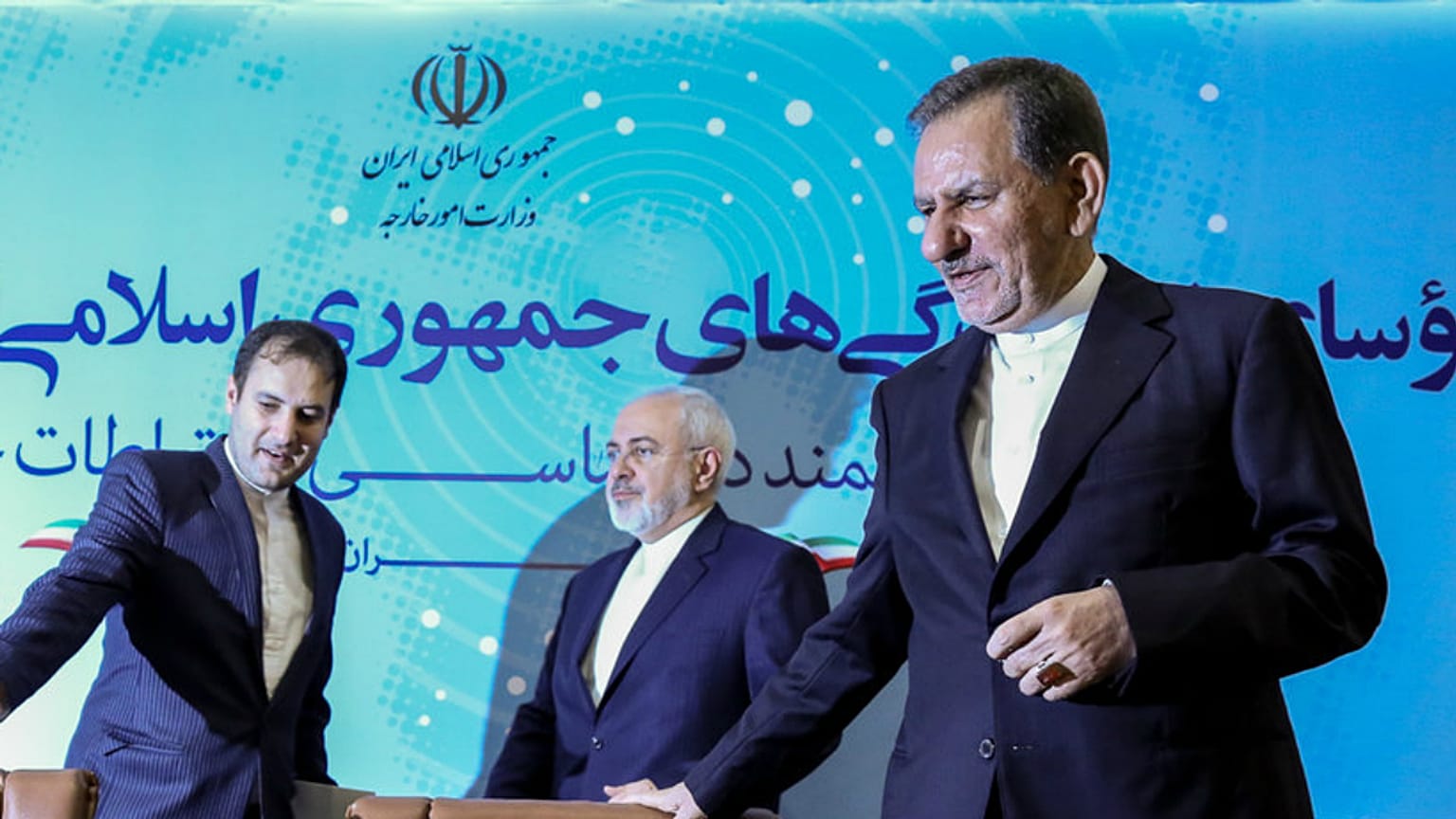 جهانگیری: در صورت فشار به اقشار کم درآمد از کوپن استفاده می‌کنیم