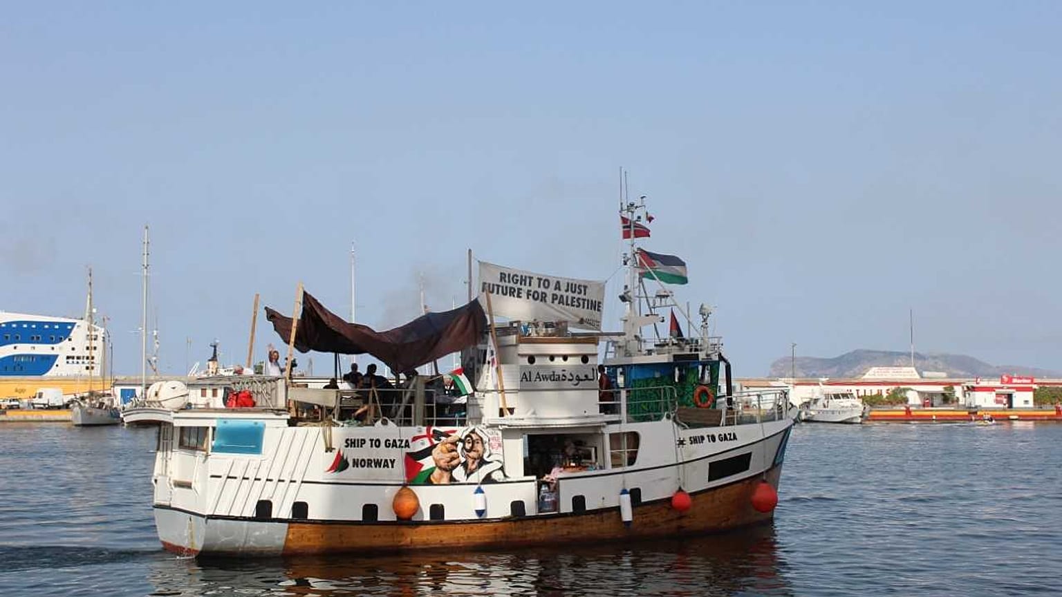 boat Al Awda (The Return 