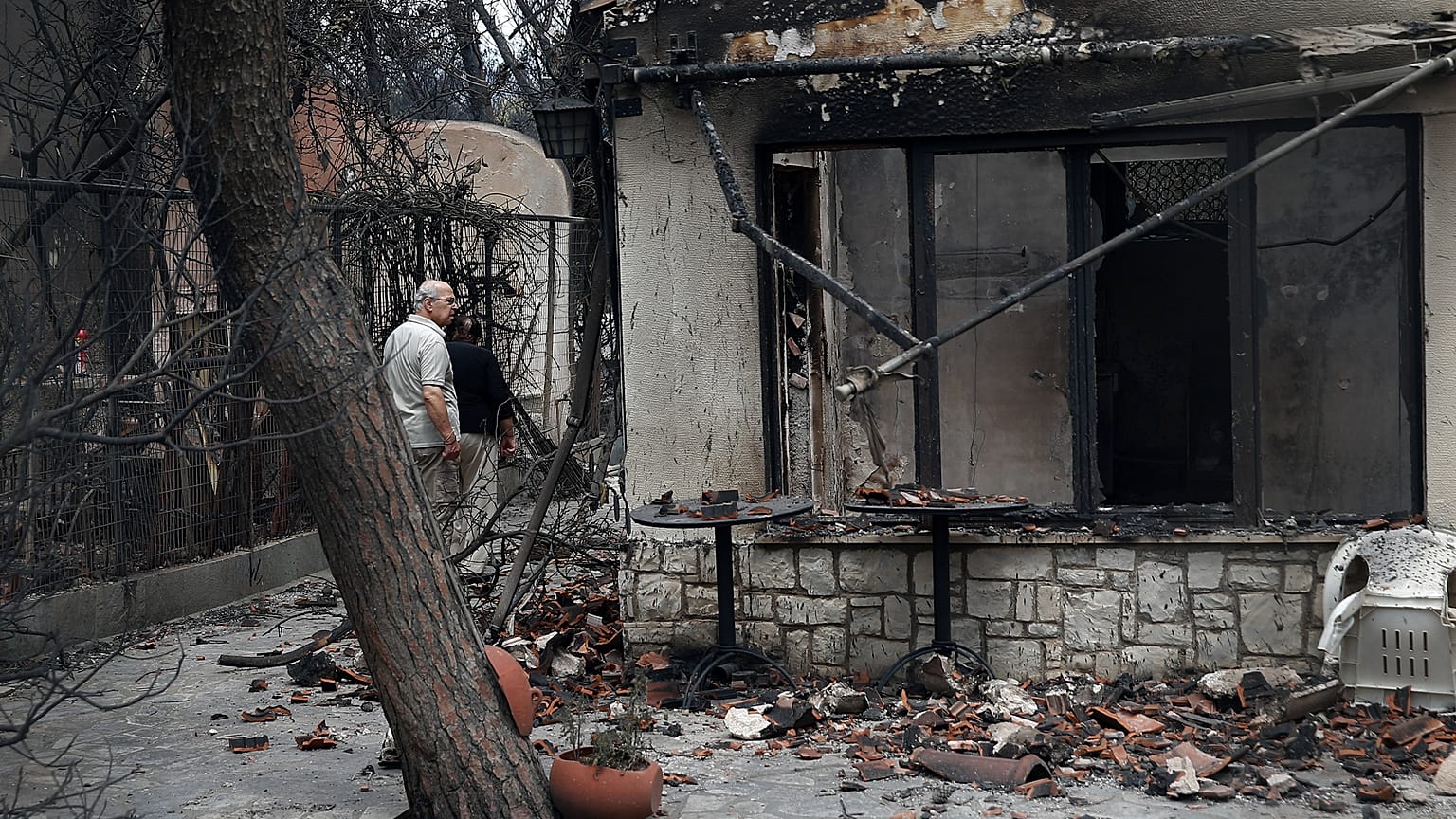 Συγκλονιστικές μαρτυρίες κατοίκων στην Αν. Αττική (vid)