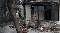 Συγκλονιστικές μαρτυρίες κατοίκων στην Αν. Αττική (vid)