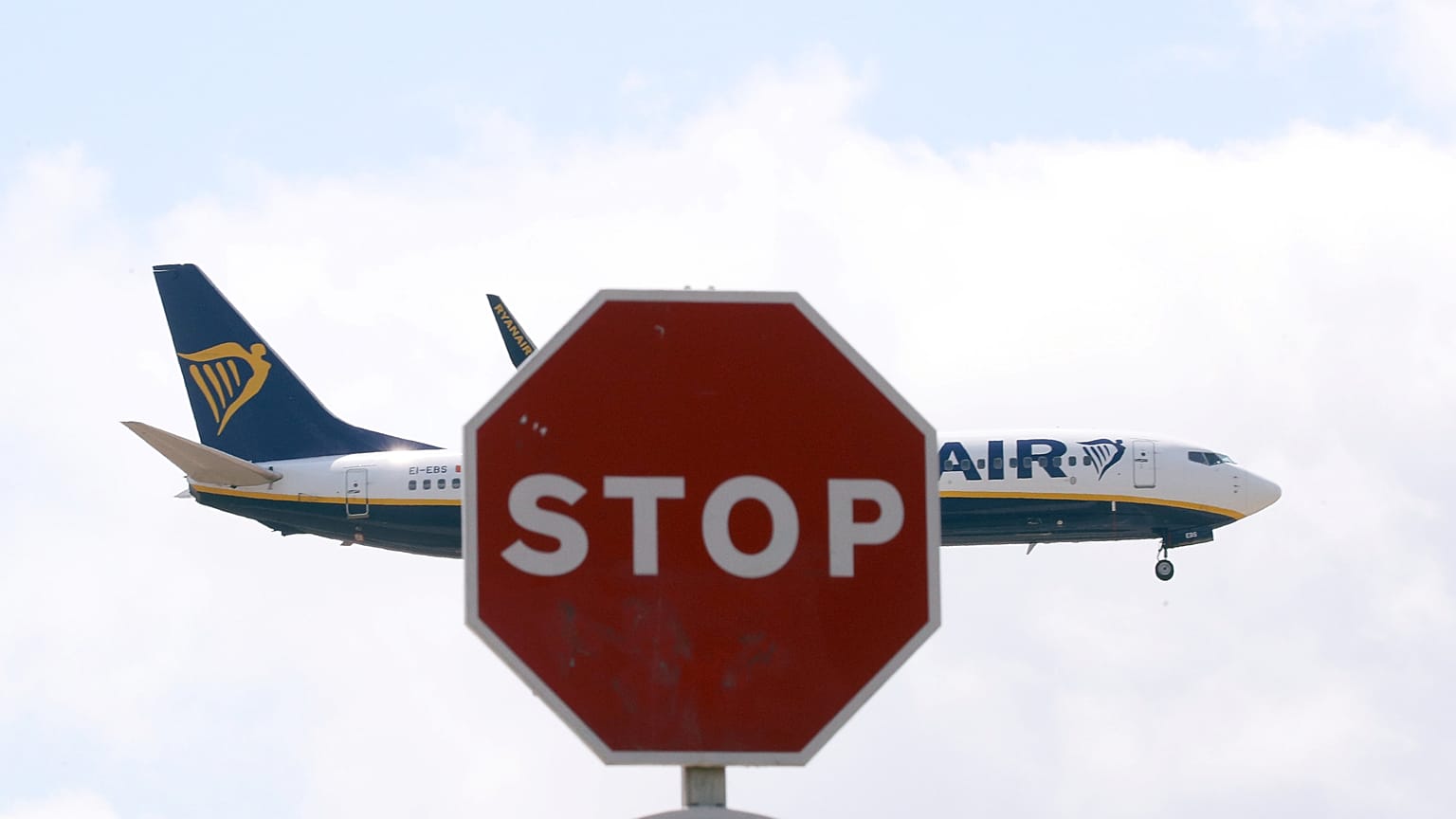 Ταλαιπωρία από την 48ωρη απεργία στη Ryanair