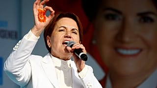 Akşener dönmemekte, İYİ Partililer bırakmamakta ısrarcı