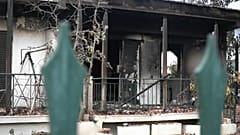 Grecia, a Mati cenere e desolazione ma anche tanto volontariato