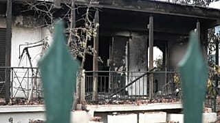 Grecia, a Mati cenere e desolazione ma anche tanto volontariato