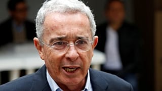 Colombia, dimissioni a sorpresa dell'ex presidente Uribe