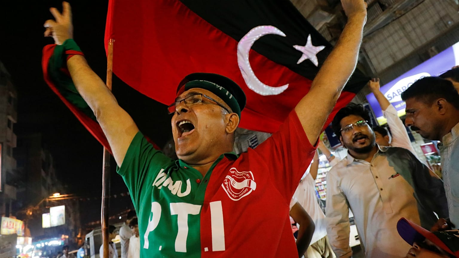پیشتازی حزب تحریک انصاف به رهبری عمران‌خان در انتخابات پاکستان