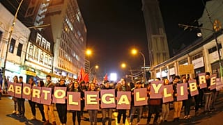 Cile: le donne vogliono l'aborto "libero"