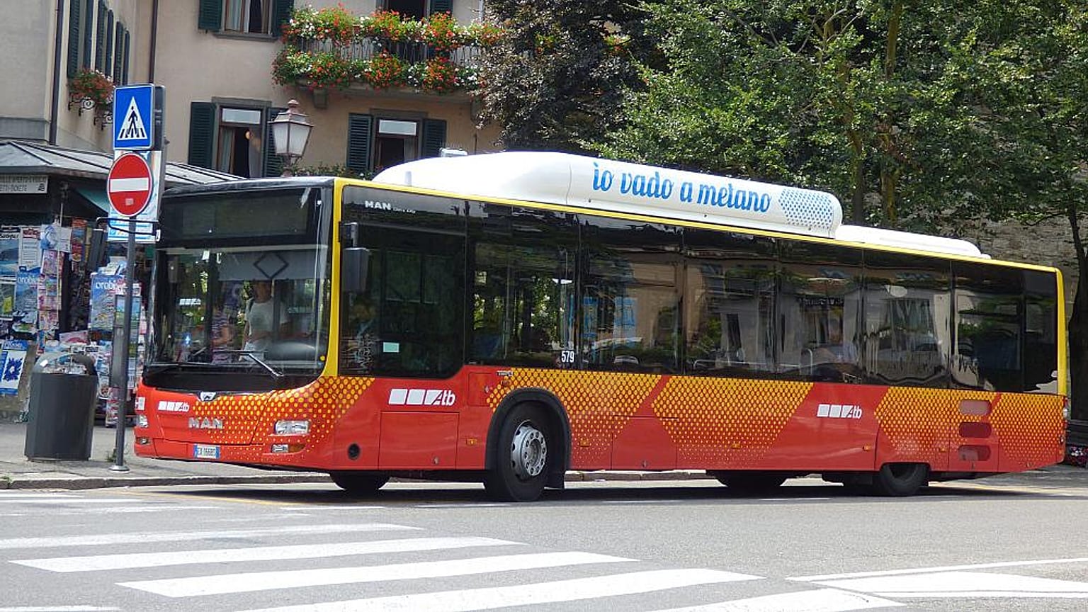 Az Atb egy busza, ennél a vállalatnál dolgozik Maurizio