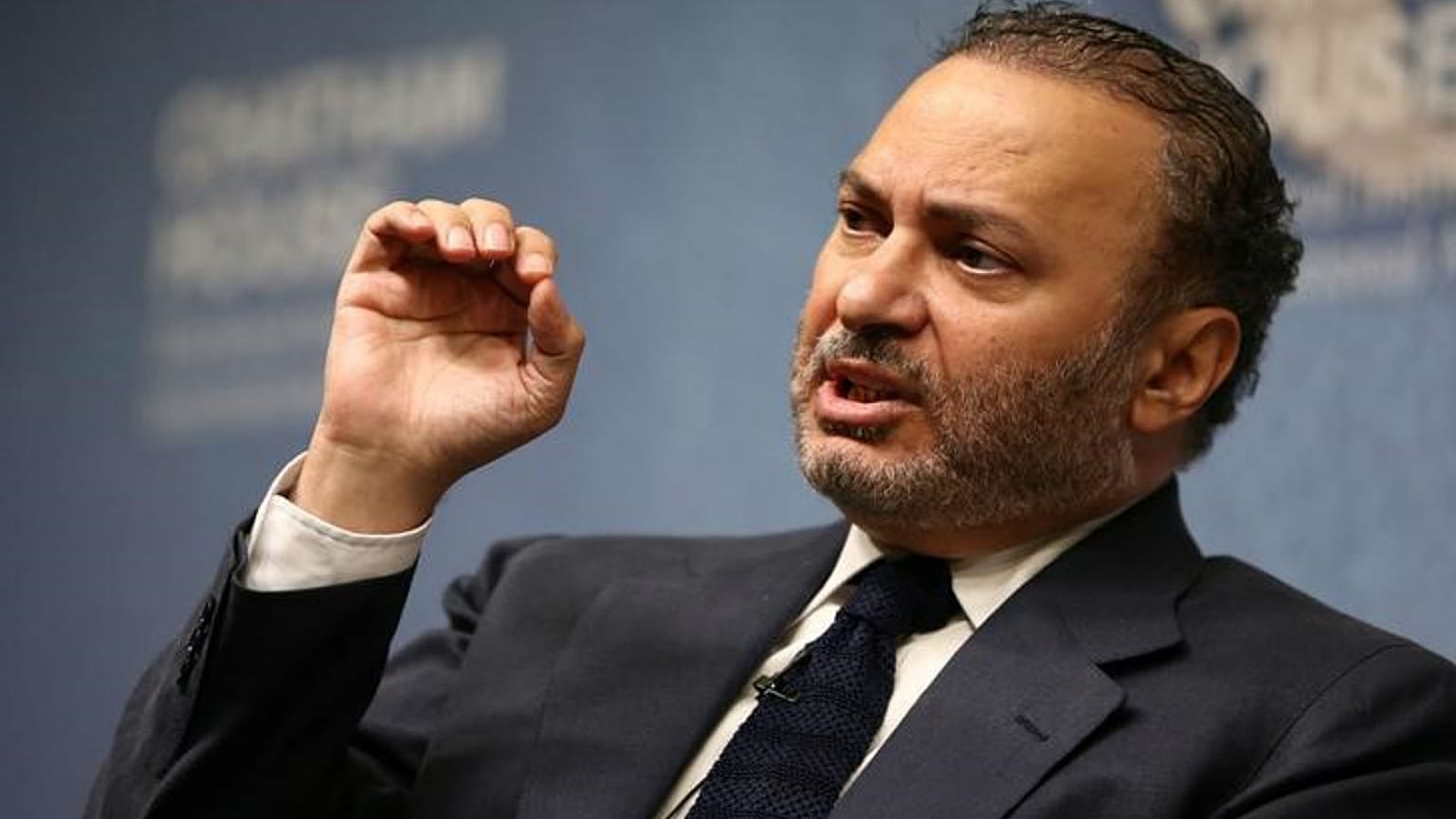 أنور قرقاش وزير الدولة الإماراتي للشؤون الخارجية 