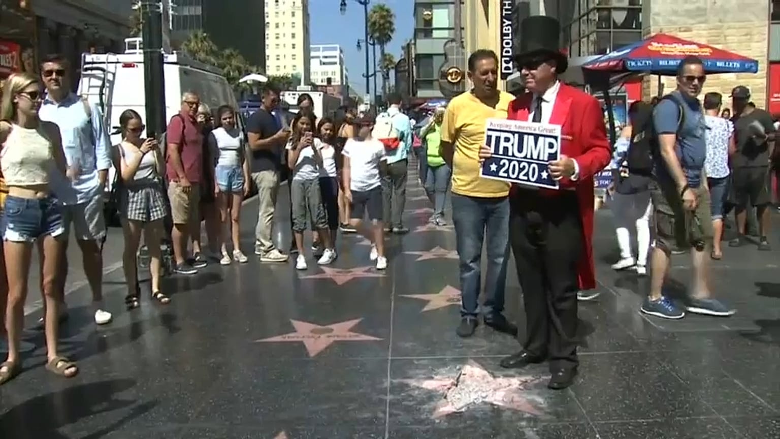 Porrá zúzták Trump csillagát