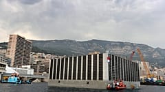 Pose de la 1ère extension d'un terrain gagné sur la mer à Monaco