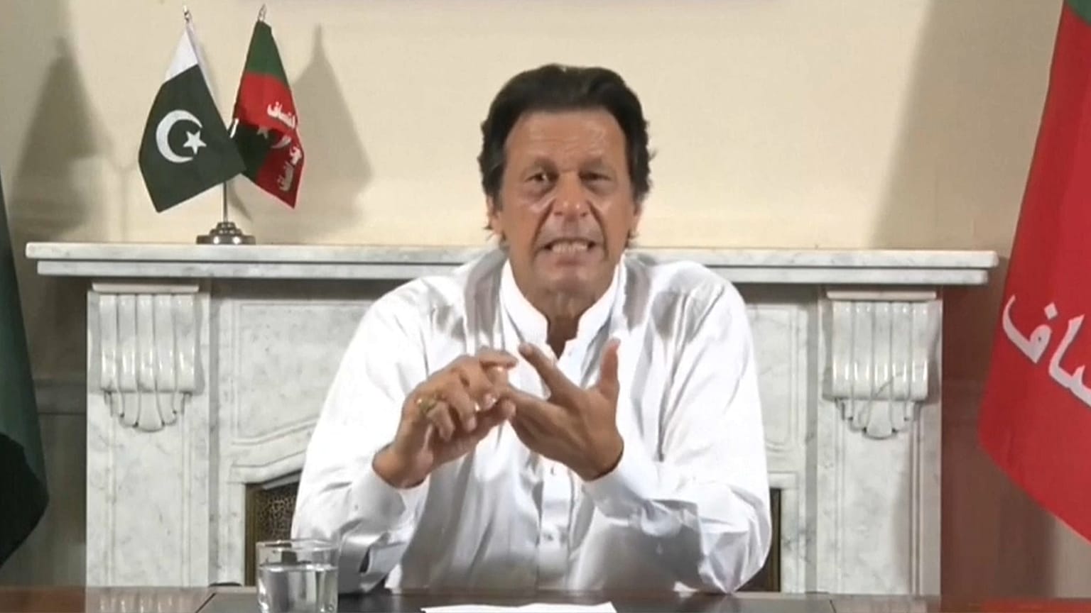 Imran Khan declara vitória em eleições no Paquistão
