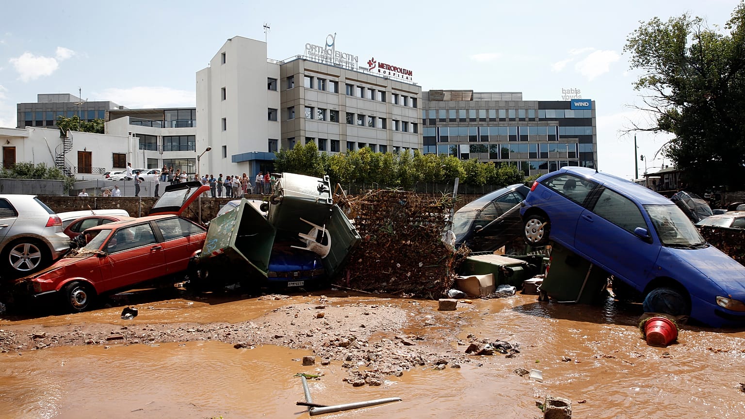 Αττική: Πλημμύρισαν τα βόρεια προάστια