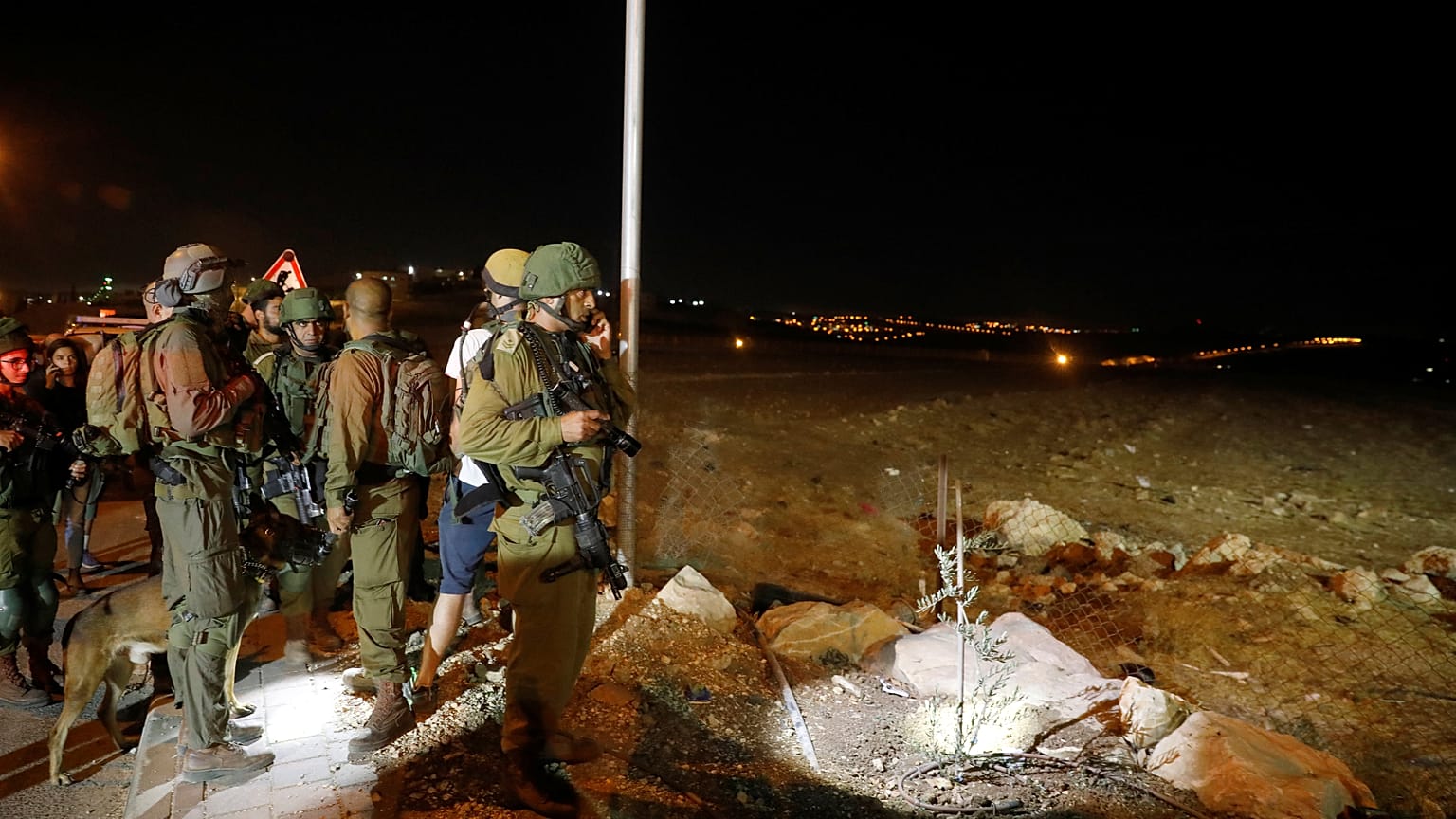 مقتل فلسطيني بالرصاص عقب طعن 3 مستوطنين في الضفة الغربية