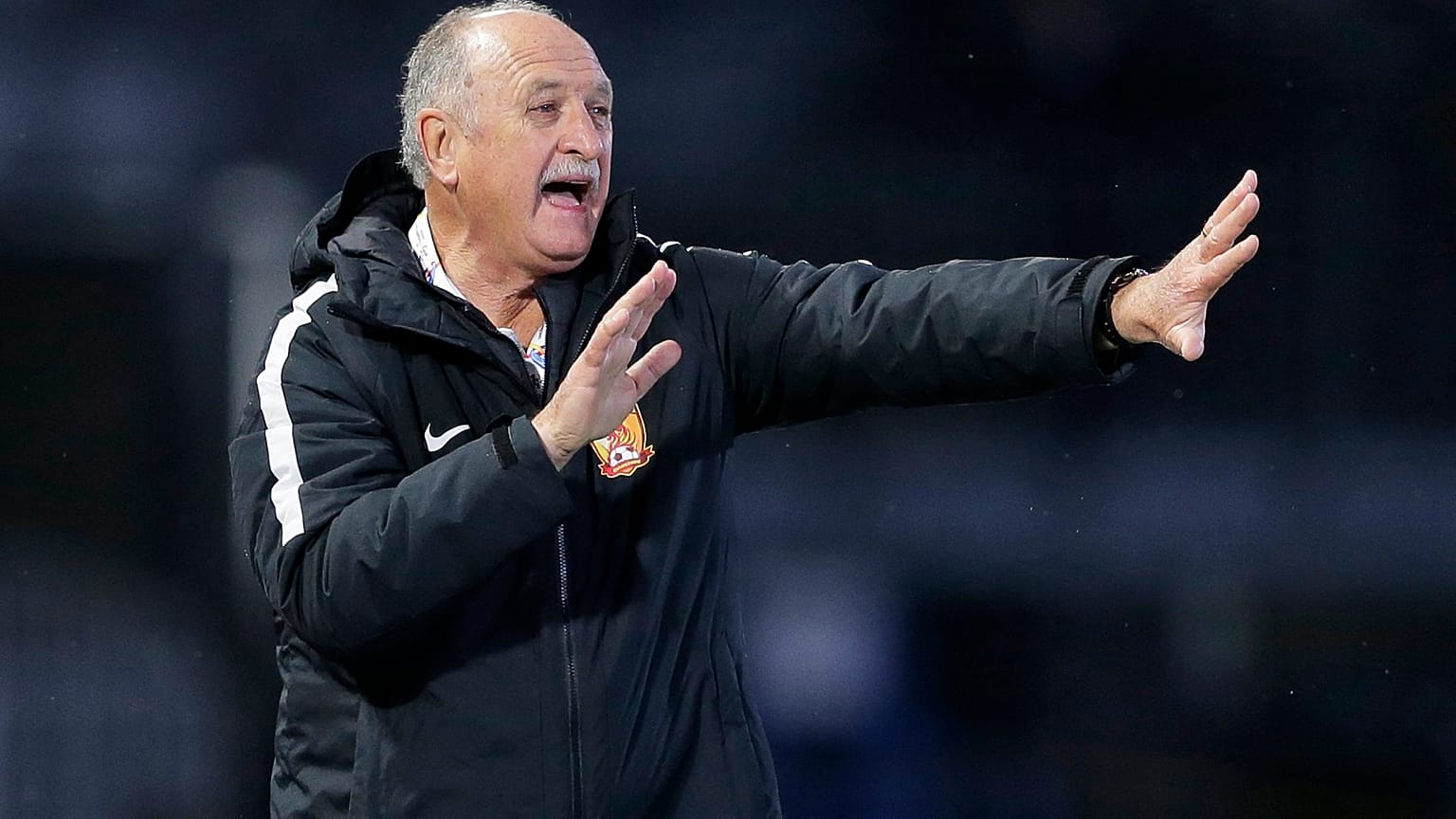 Scolari orienta o Guangzhou Evergrande da China
