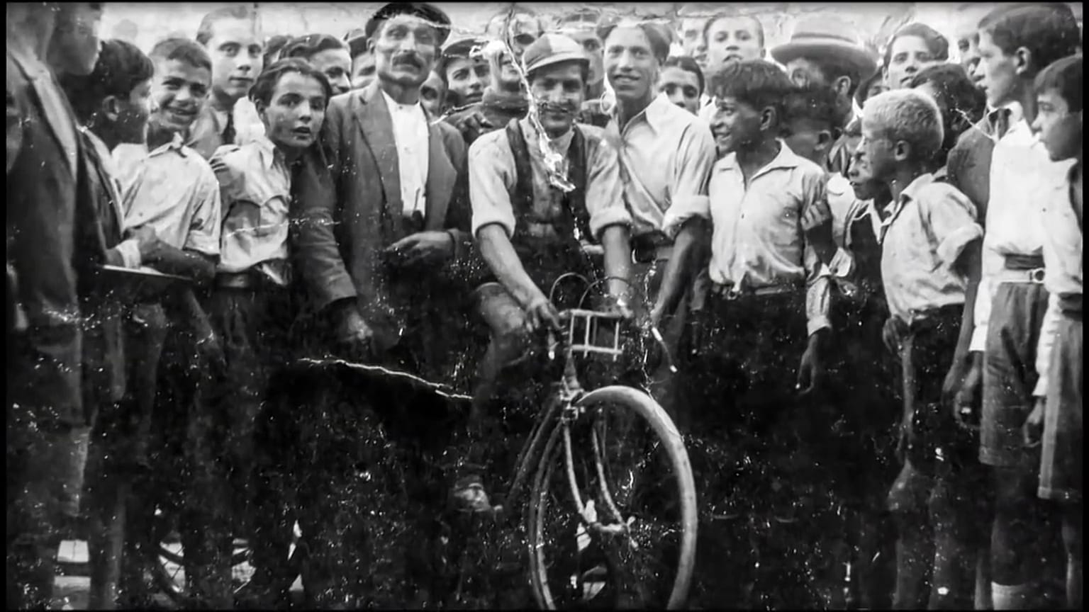 İtalyan bisikletçi Gino Bartali