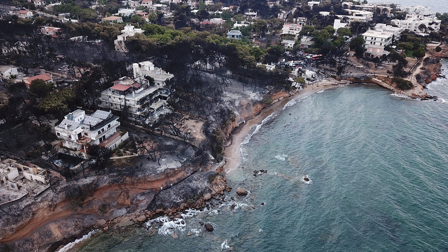 Yunan siyaseti yangın yeri, Başbakan Çipras sorumluluğu üstlendi