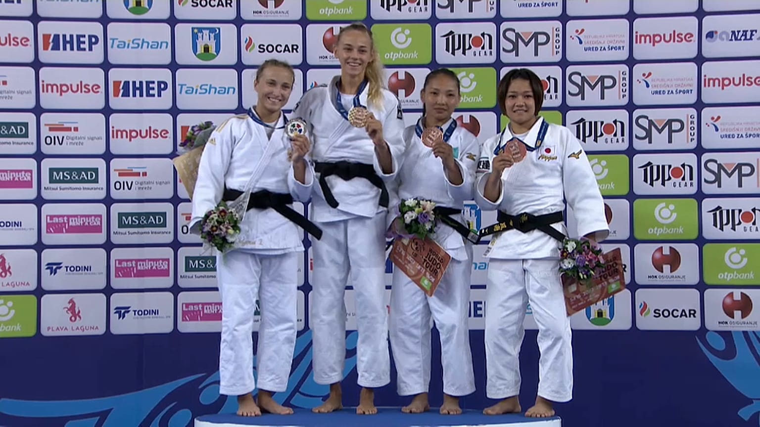 Die erfolgreichen Judoka bis 48kg nach der Siegerehrung