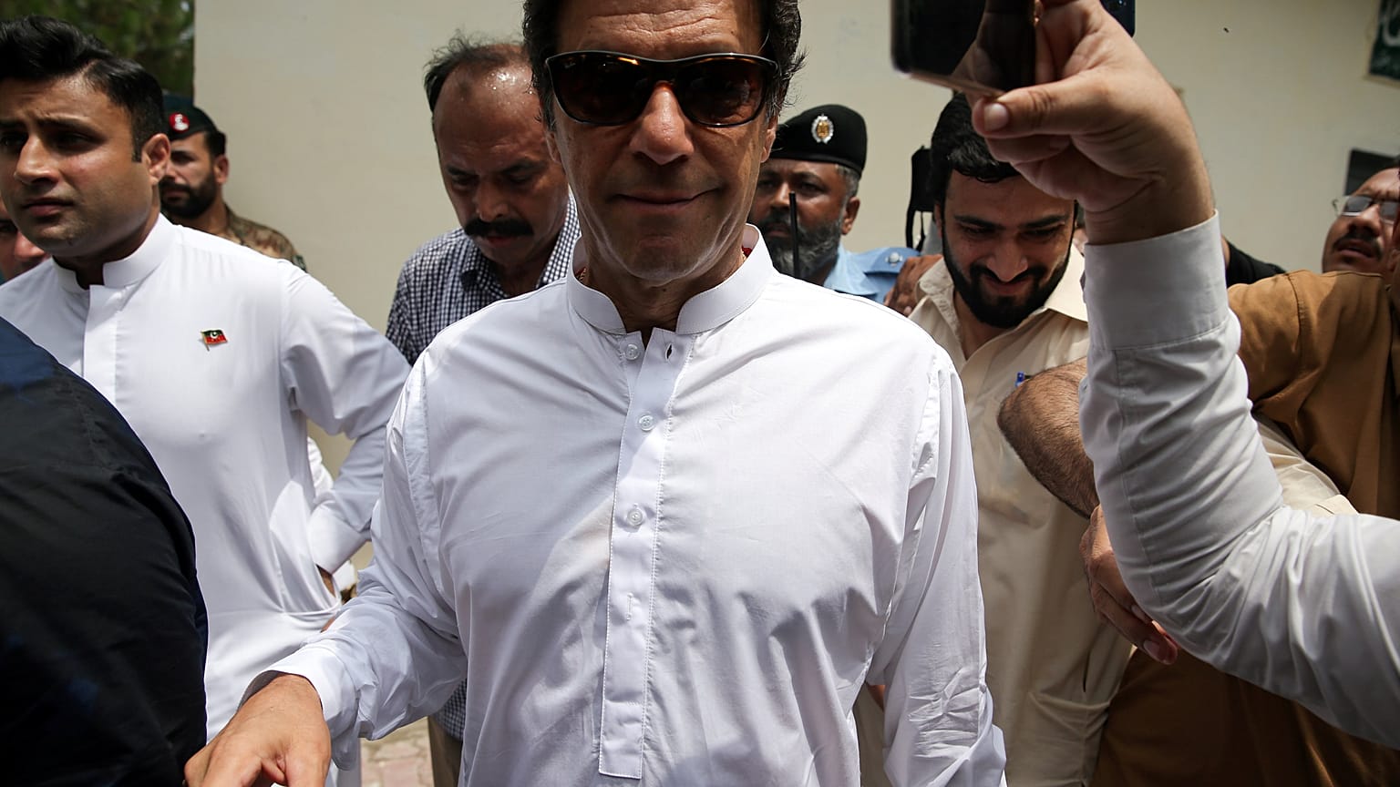 Imran Khan begins coalition search