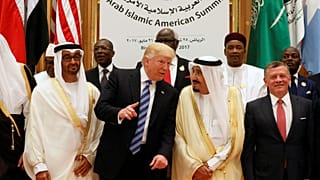صورة أرشيفية لترامب خلال زيارته للسعودية في أيار 2017