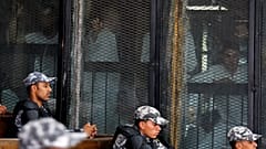 عدد من المشتبه بهم خلف القضبان في محكمة الجنايات بالقاهرة تحت حراسة أمنية 