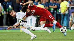 لحظة تدخل راموس على صلاح بنهائي دوري الأبطال