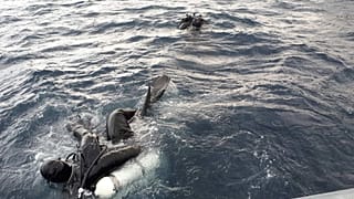 Συνεχίζονται οι υποβρύχιες έρευνες του Λιμενικού για αγνοούμενους