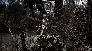 Grecia busca a los desaparecidos por el incendio