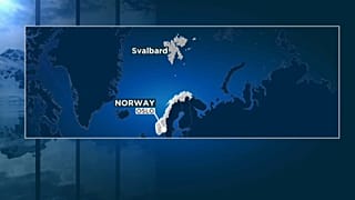 Emberre támadt a jegesmedve a Spitzbergákon