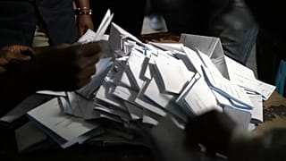Começou a contagem dos votos no Mali
