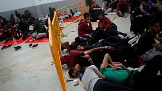 What is the reason for the migration wave to Spain this summer?